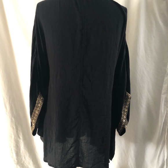 Medium Black kimono gold accents En Creme - Picture 4 of 6
